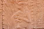 Scene di allattamento al seno, la dea Hathor allatta il figlio divino, Mamissi, Edfu, Egitto.