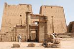 Vista del Mammisi, dedicato al Ihi dio, figlio di Horus e Hathor, Edfu, Egitto.