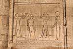 Purificazione da Re Horus e Thoth con Menhit Ouret, Tempio Esna, Egitto.