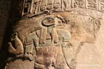 Colonna policroma con una rappresentazione di Khnum, Tempio Esna, Egitto.