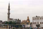 Il minareto pendente, a seguito di un terremoto, Esna, Egitto.