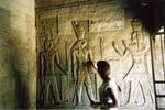 Haroeris e figlio Khonsu, portando la corona Atef, il tempio di Kom Ombo, Egitto.