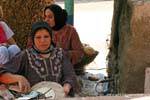 Donna che fa il pane, Cairo, Egitto.