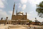 Cortile esterno e fontana, Mehemet Ali moschea, Cairo, Egitto.
