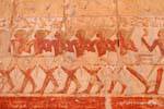 Sfilata di soldati da Tebe, affresco nella cappella di Hathor, Hatshepsut, Egitto.