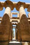 Colonne Papyrus nella sala dedicata a Amun-Re, Tempio di Karnak, Egitto.