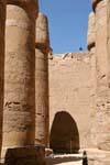 Ombra Colonna sul muro, Tempio di Karnak, Egitto.