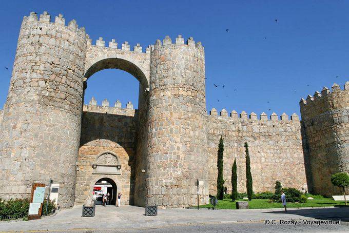 Ávila Puerta del Alcázar, Plaza de Santa Teresa (El Grande) - Spagna