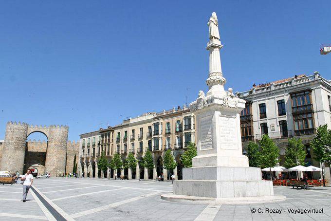 La guardia nella piazza, Puerta de San Vicente, Ávila - Spagna