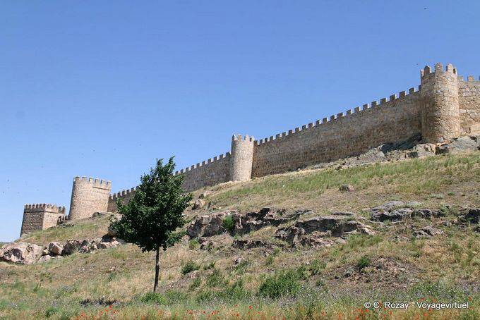Un'altra vista del muro e le torri, Ávila - Spagna
