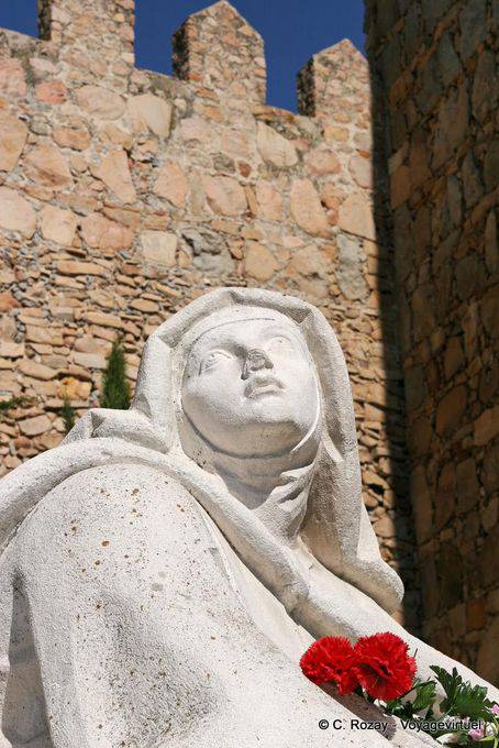 Close-up sulla statua di Santa Teresa de Ávila - Spagna