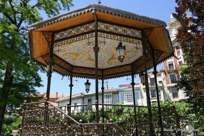 Burgos, gazebo sul Paseo del Espolon - Spagna