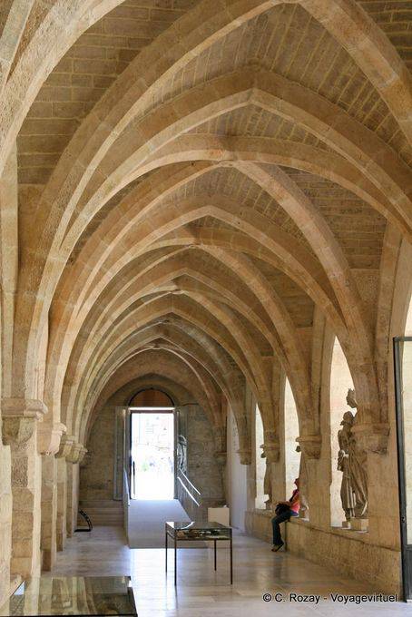 Chiostro Alto, una delle più belle chiostro gotico della Spagna, Burgos - Spagna