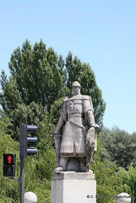 Statua di Diego Rodrigues, puente de San Pablo, Burgos - Spagna