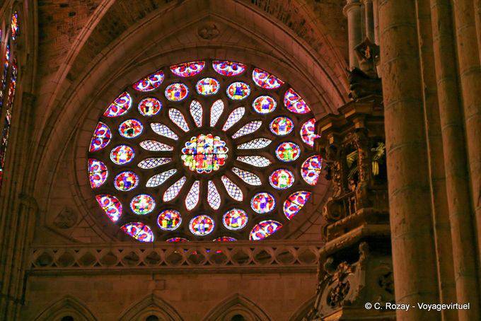 Rosetta della cattedrale di León, vista dall'interno - Spagna