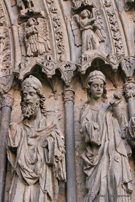 Statue senza mani e angeli, scultura porta, Cattedrale di León - Spagna