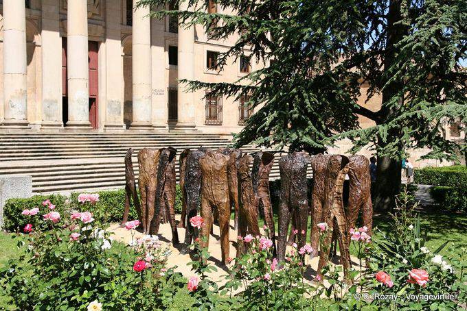Gruppo scultoreo senza testa Plaza Anaya, Salamanca - Spagna
