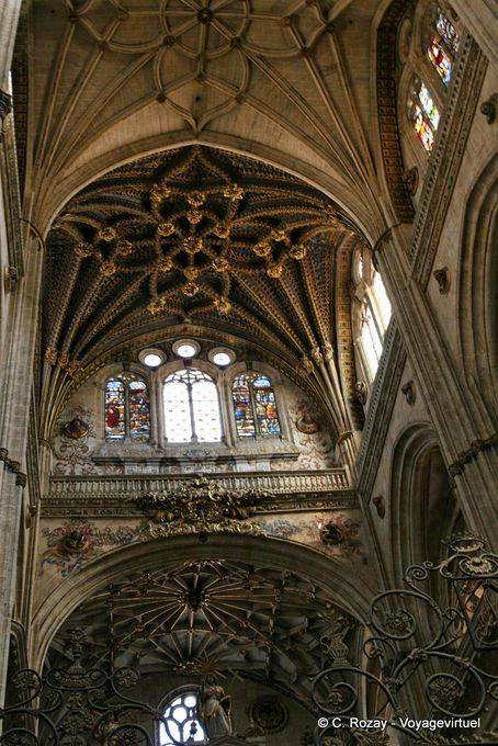 Volta barocca del Duomo Nuovo, Salamanca - Spagna