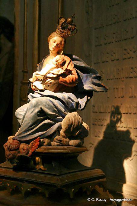 Madonna col Bambino statua della cappella Virgen de la Cabeza, cattedrale di Salamanca - Spagna