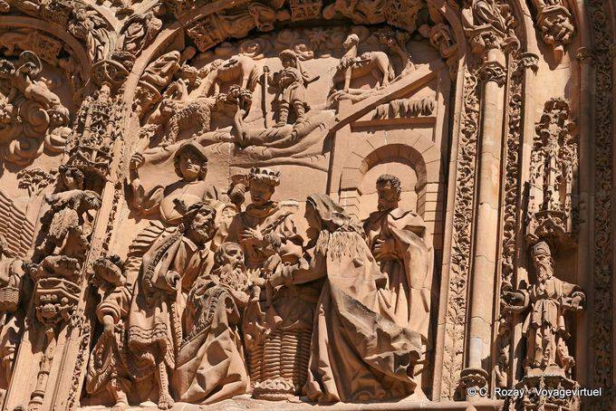 Scultura sulla facciata principale della Cattedrale Nueva, Salamanca - Spagna