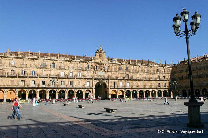 Salamanca, vista panoramica della facciata, Plaza Mayor - Spagna
