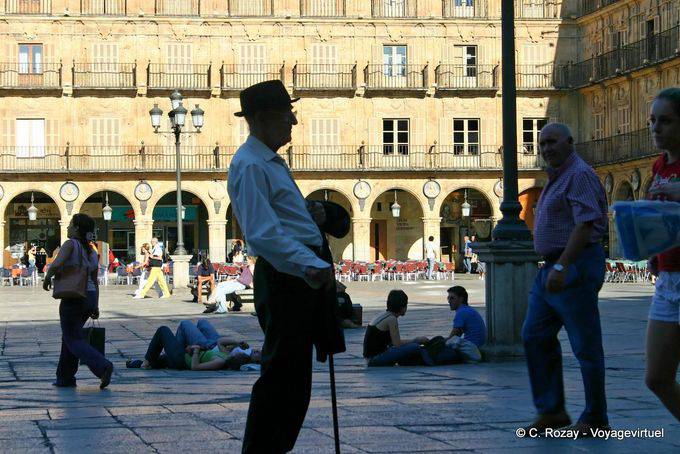 L'uomo con il bastone, Salamanca, Plaza Mayor - Spagna