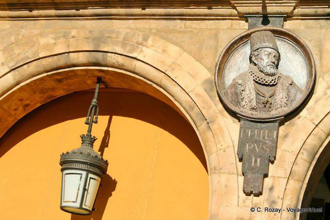 Il Medaglione di Philip II, Plaza Mayor - Spagna
