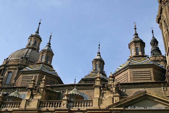 Quattro degli undici cupole della Basilica di Nuestra Señora del Pilar, Saragozza - Spagna