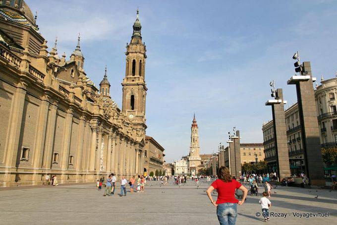 Zaragoza, panoramico Plaza del Pilar - Spagna