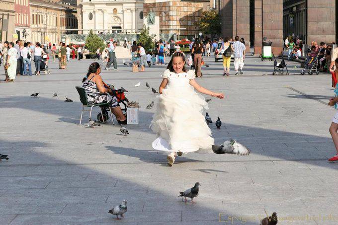 Comunione piccioni che perseguono, Plaza del Pilar, Saragozza - Spagna