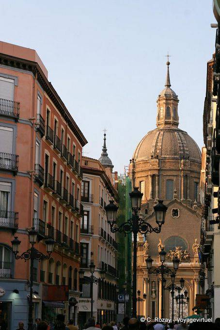 In Calle Alfonso 1 visita Pilar, Zaragoza - Spagna
