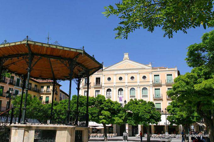 Teatro Juan Bravo, da Plaza Mayor, Segovia - Spagna