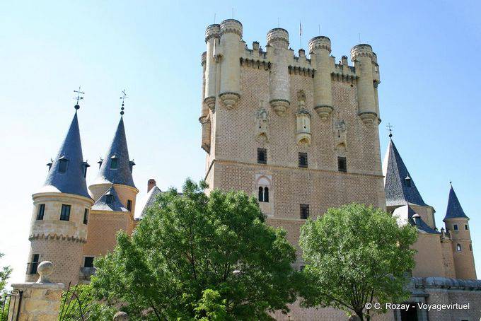 Alcazar, un'altra vista della Torre Juan 2, Segovia - Spagna
