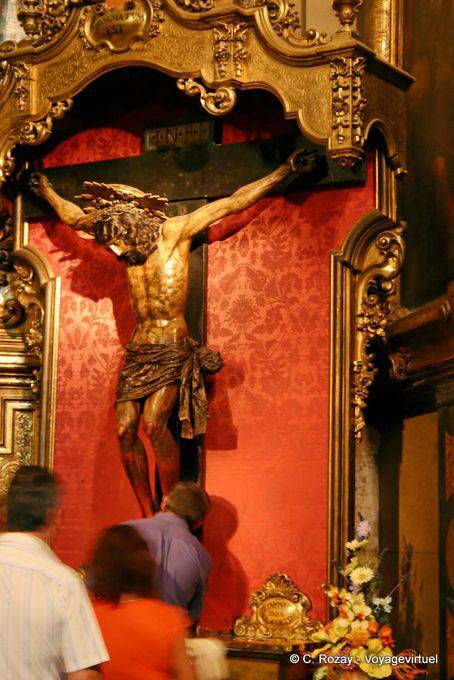 La devozione a Cristo sulla Croce-Catedral Basilica de Nuestra Señora del Pilar, Saragozza - Spagna