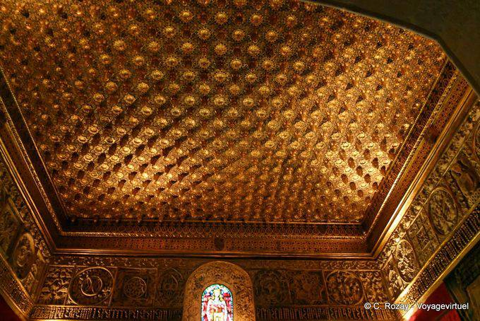 Soffitto a cassettoni della Salle des Pommes de Pin, Alcazar, Segovia - Spagna