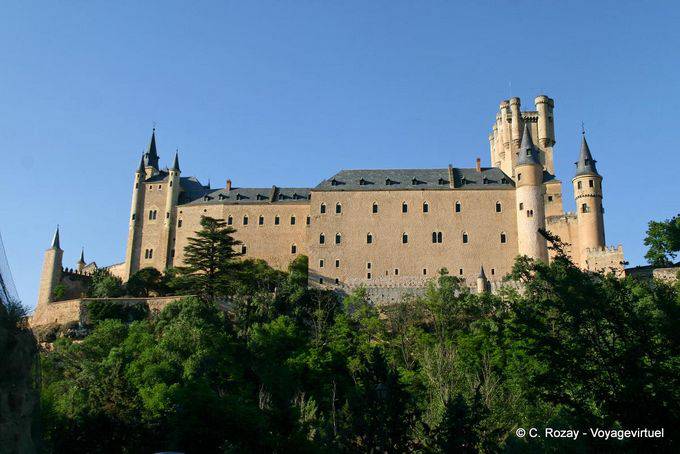 Facciata del Alcazar di Segovia - Spagna