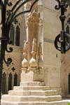 , Cattedrale di Wells e statuaria nel centro di Burgos Chiostro bajo, Spagna.