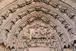 Timpano della porta di San Francisco dedicato alla Vergine, di Santa Maria Cattedrale di Leon, Spagna.
