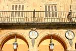 Salamanca, lanterne Plaza Mayor e medaglioni, Spagna.