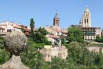 Vista delle torri della Cattedrale e San Esteban da Alcazar, Segovia, Spagna.