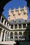 Cortile di fronte alla Torre di Giovanni II, Alcazar, Segovia, Spagna.