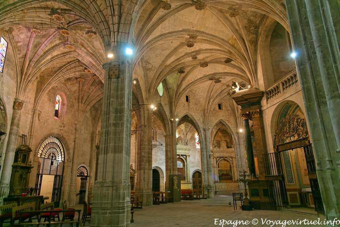 Cuenca, NS Cattedrale de Gracia, dietro l'altare - Spagna