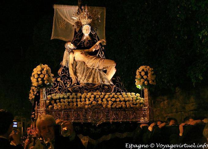 Cuenca, processione, è pesante da trasportare quantità - Spagna