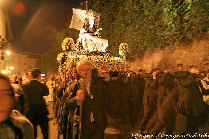 Cuenca, passo d'durante la processione - Spagna