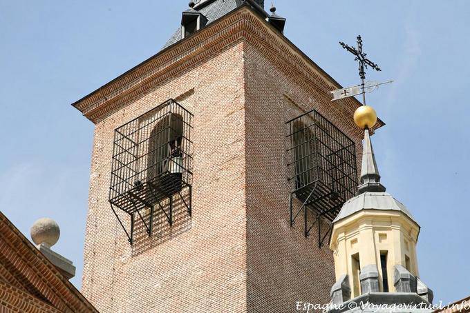 Madrid, Iglesia de San Gines Arenal, close-up sul campanile - Spagna