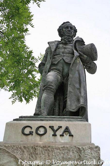 Statua di Goya di fronte al Museo del Prado, Madrid - Spagna