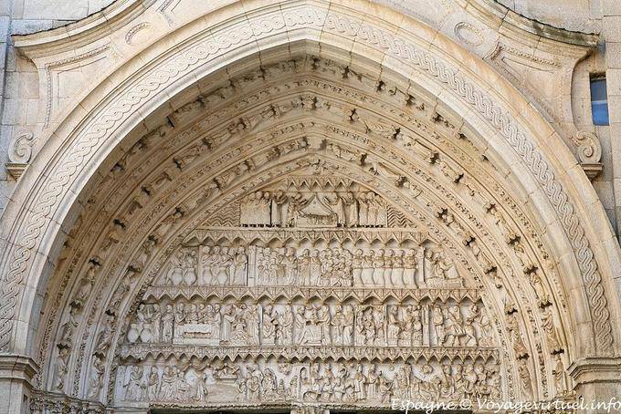 Cattedrale di Toledo, sopra l'ingresso principale - Spagna
