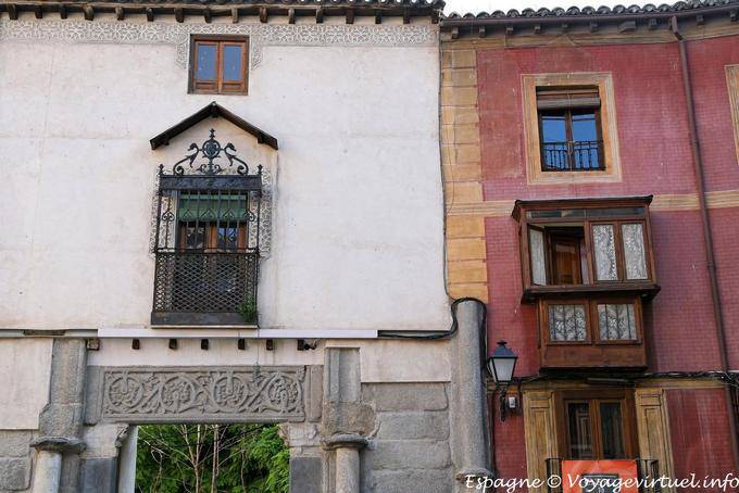 Toledo, facciate contrastanti - Spagna