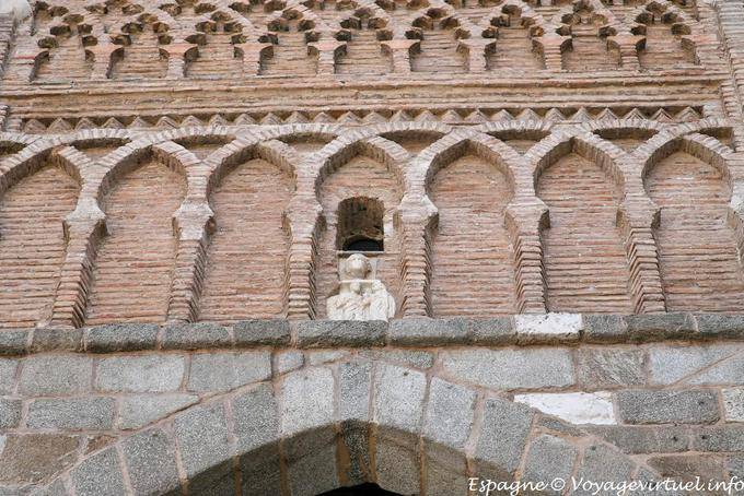 Toledo, Puerta del Sol, dettagli architettonici - Spagna