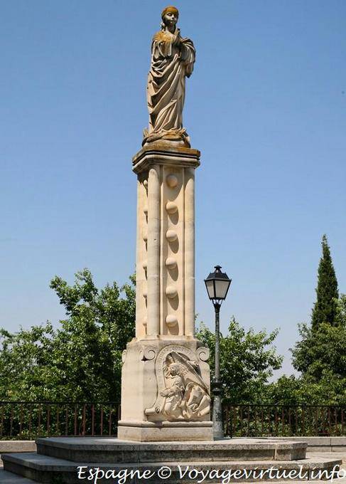 Colonna vuota, Plaza San Juan de los Reyes, Toledo Juderia - Spagna